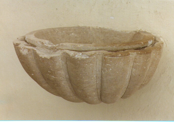 acquasantiera da parete - ambito salentino (sec. XVIII)