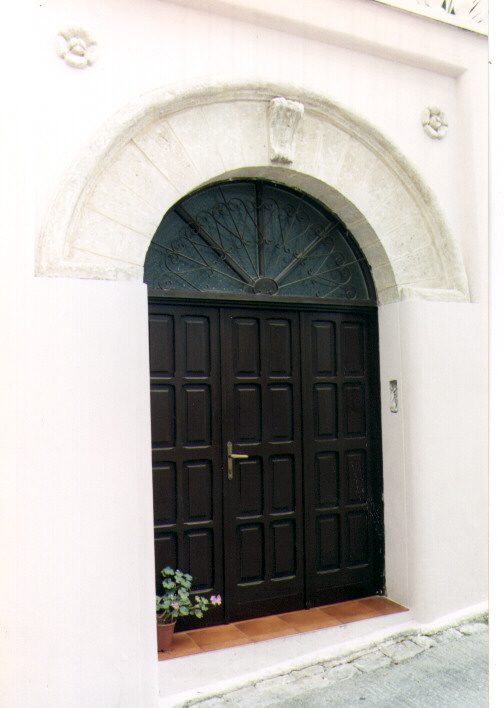 portale - ambito salentino (prima metà sec. XVIII)