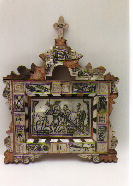 stazione II: Gesù caricato della croce (formella) - manifattura italiana (fine/inizio secc. XVIII/ XIX)