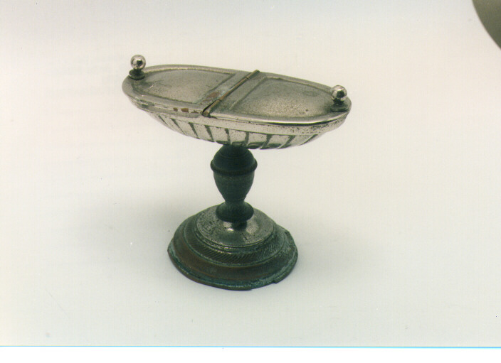 navicella portaincenso - produzione Italia meridionale (primo quarto sec. XX)