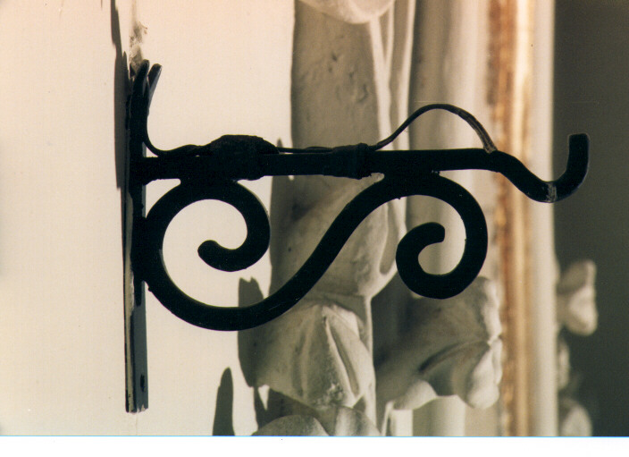 candeliere da parete - ambito salentino (primo quarto sec. XX)