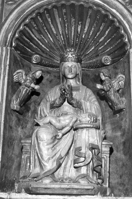 Madonna in trono con Bambino (statua, elemento d'insieme) - produzione pugliese (fine/inizio secc. XVI/ XVII)
