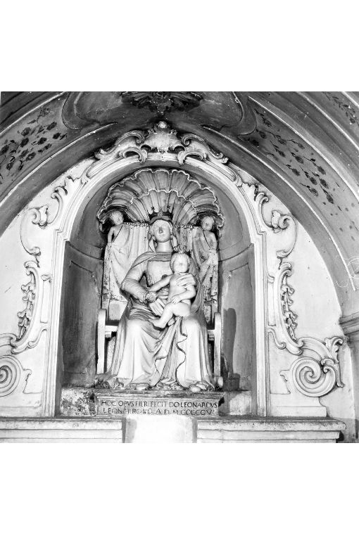 Madonna in trono con Bambino (statua) di Stefano da Putignano (attribuito) (sec. XVI)