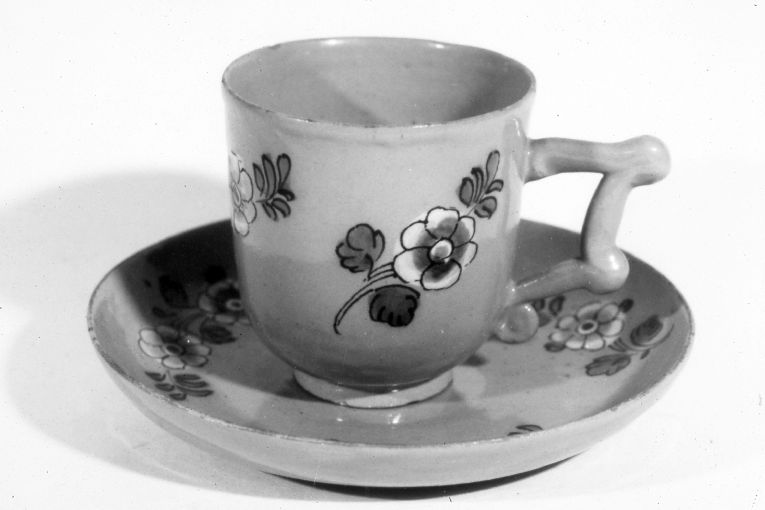 tazza e piattino - ambito italiano (sec. XVIII)