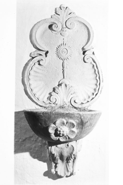 acquasantiera da parete - produzione pugliese (sec. XVIII)