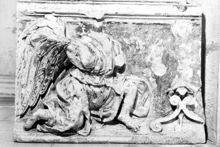 angelo (rilievo, frammento) di Stefano da Putignano (scuola) (sec. XVIII)