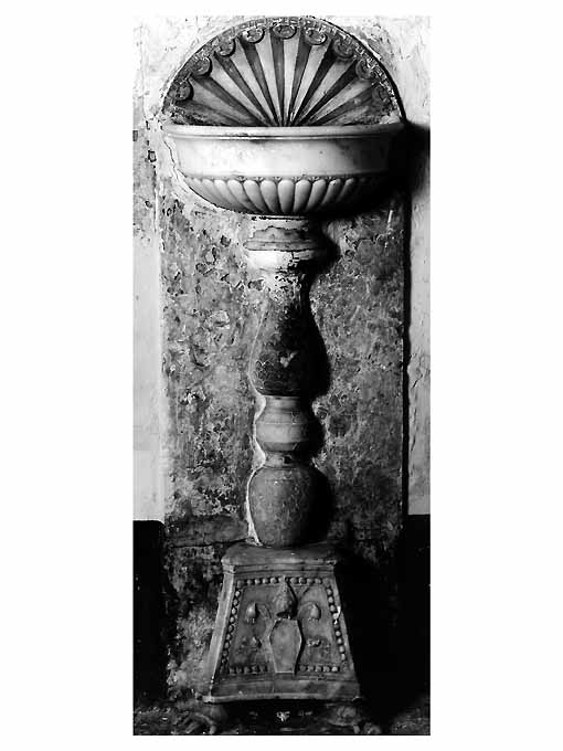 acquasantiera, serie - bottega Italia meridionale (sec. XVI)