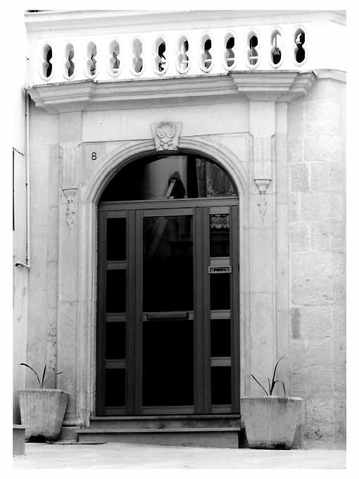 portale, opera isolata - ambito pugliese (primo quarto sec. XX)