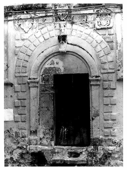 portale, opera isolata - ambito pugliese (sec. XVI)