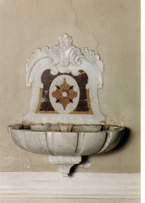 acquasantiera da parete, serie - ambito pugliese (sec. XVIII)