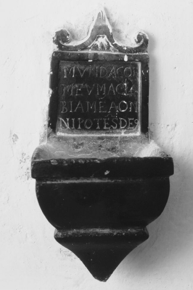 acquasantiera pensile - manifattura Italia meridionale (sec. XVII)