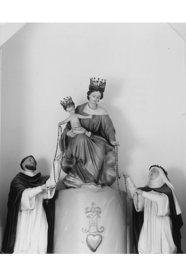 Madonna del Rosario con San Domenico e Santa Caterina da Siena (gruppo scultoreo) - manifattura Italia meridionale (prima metà sec. XX)