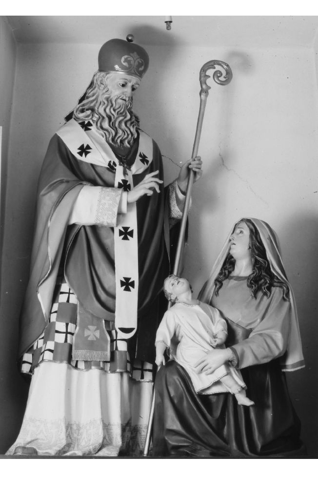 San Biagio guarisce un fanciullo (gruppo scultoreo) di Caretta Raffaele (sec. XX)