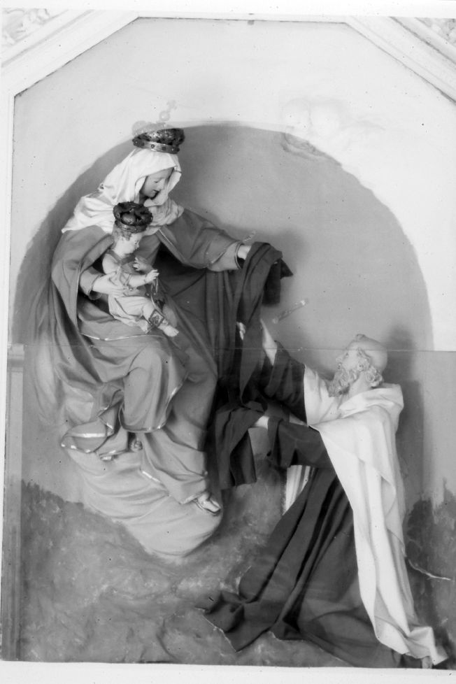 Madonna del Carmelo consegna lo scapolare a San Simone Stock (rilievo) - manifattura Italia meridionale (primo quarto sec. XX)