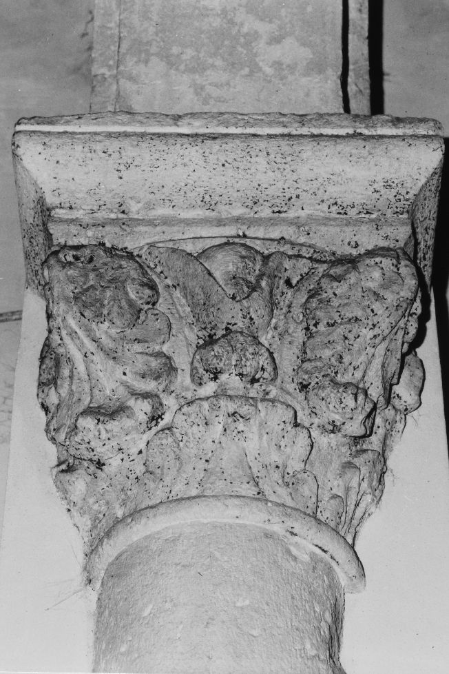 semicapitello - ambito pugliese (ultimo quarto sec. XV)