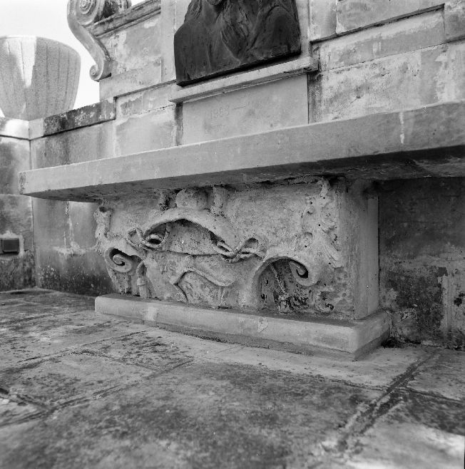 paliotto, frammento - ambito pugliese (secondo quarto sec. XVIII)