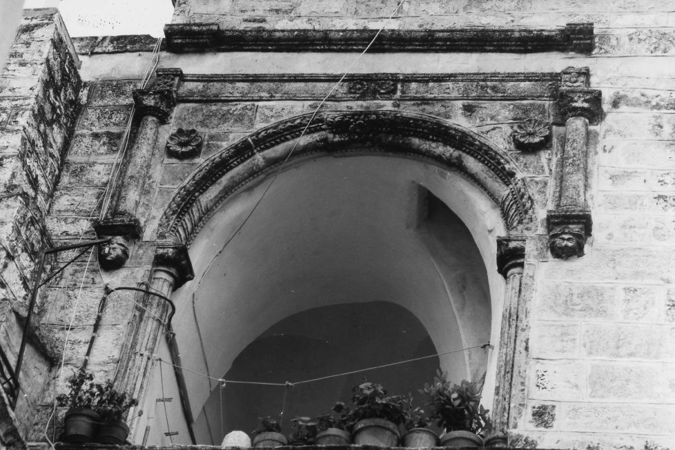 decorazione plastico-arcitettonica - ambito pugliese (prima metà sec. XVI)