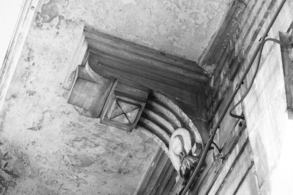 mensola architettonica, serie - ambito pugliese (sec. XX)