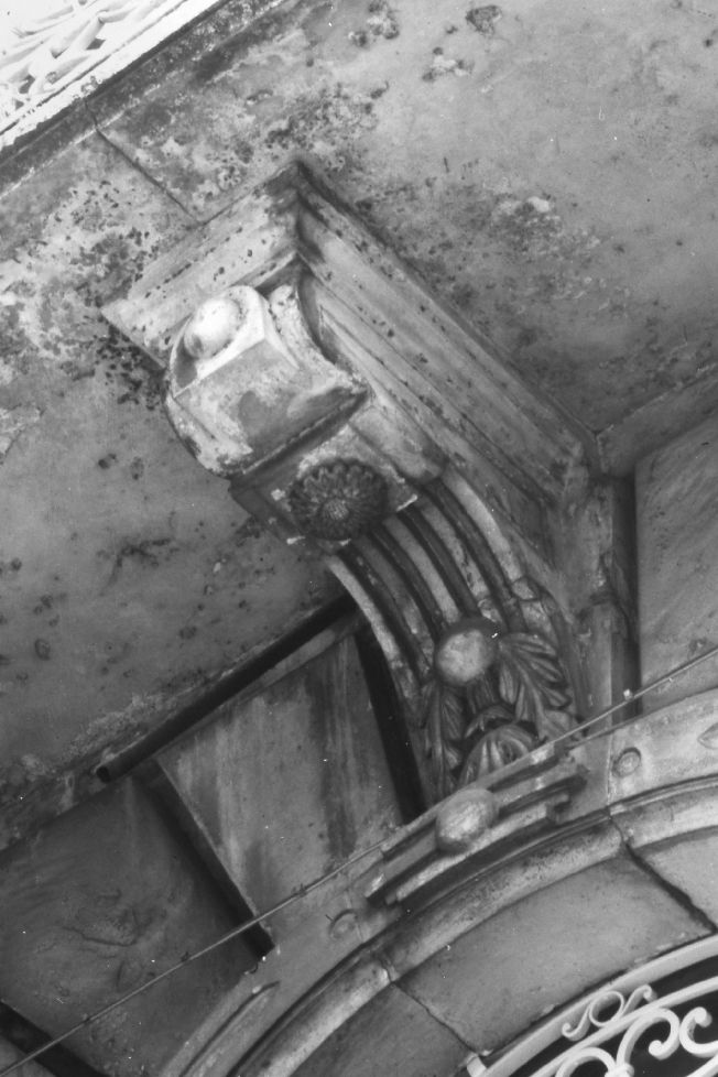 mensola architettonica - ambito pugliese (sec. XX)