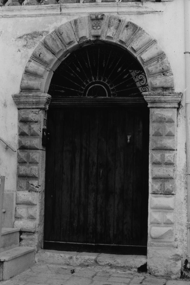 portale - ambito pugliese (seconda metà sec. XVII)