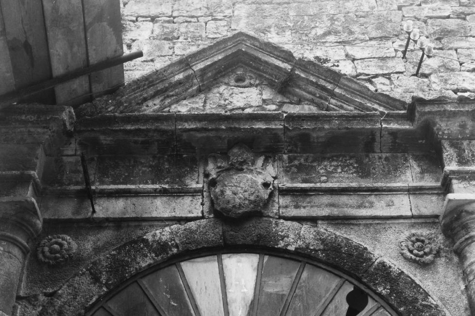 portale - ambito pugliese (sec. XVI)