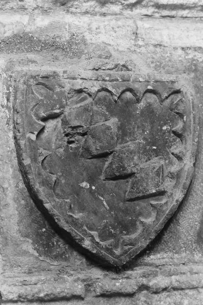 stemma gentilizio (lapide) - ambito pugliese (sec. XV)