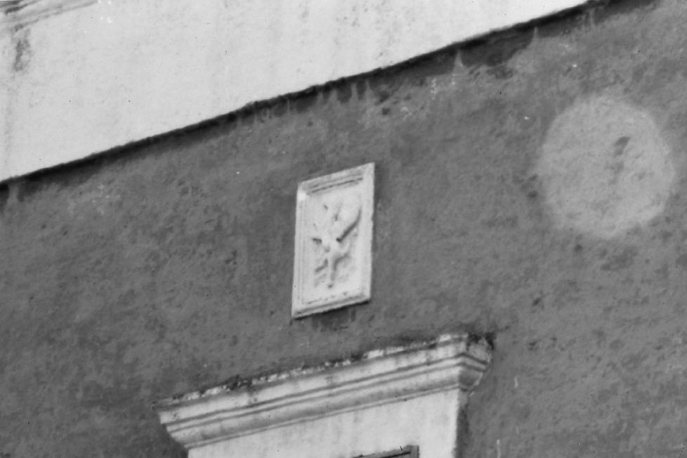 stemma gentilizio (rilievo) - ambito pugliese (sec. XIX)