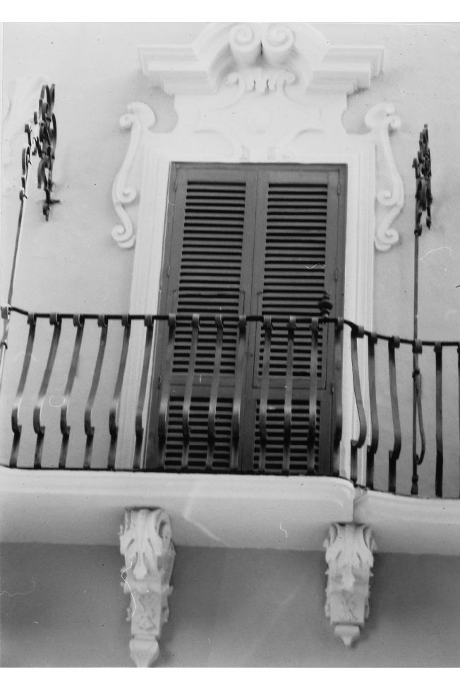 mostra di finestra, coppia - produzione pugliese (seconda metà sec. XVIII)