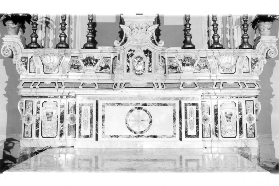 altare maggiore di Gentile Aniello (sec. XVIII)