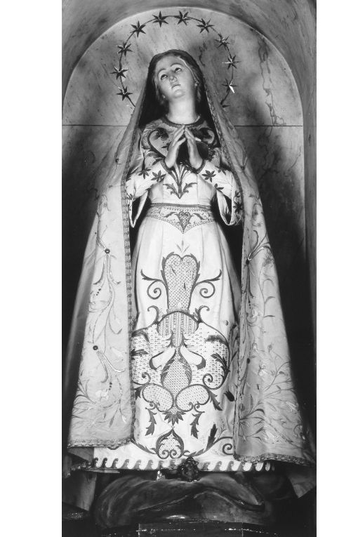Madonna Immacolata (statua) di Manzo Giuseppe (sec. XX)