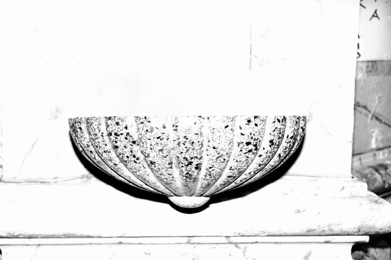 acquasantiera - produzione pugliese (secc. XVIII/ XIX)