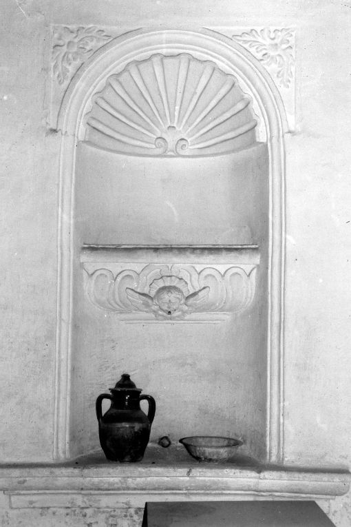 lavabo - produzione pugliese (prima metà sec. XVIII)