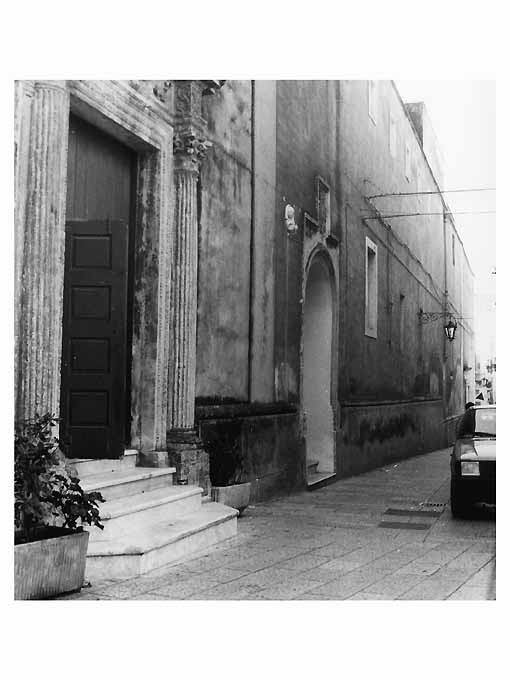 portale - ambito pugliese (prima metà sec. XVII)