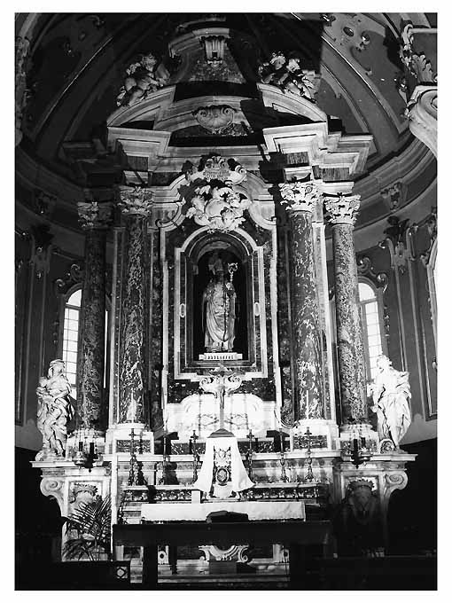 altare maggiore di Sanmartino Giuseppe (sec. XVIII)