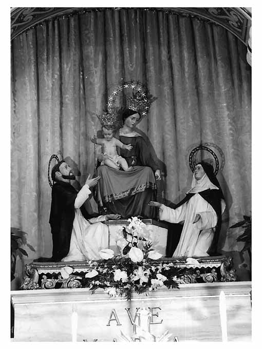 Madonna del Rosario con S. Domenico e S. Caterina da Siena, Madonna con Bambino e santi (gruppo scultoreo) - ambito Italia meridionale (sec. XIX)