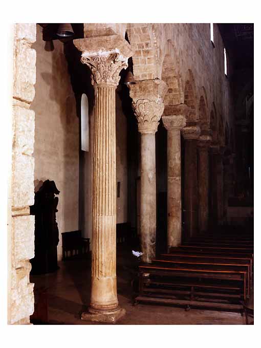 colonna - ambito romano imperiale (sec. XI)