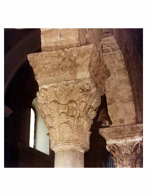 capitello - ambito bizantino (secc. X/ XI)