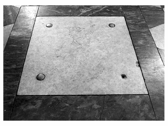 lapide tombale - ambito pugliese (sec. XVIII)