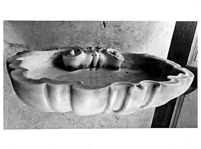 acquasantiera - manifattura salentina (sec. XVIII)