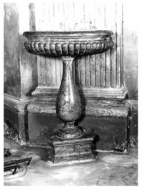 acquasantiera - a fusto - ambito pugliese (inizio sec. XIX)