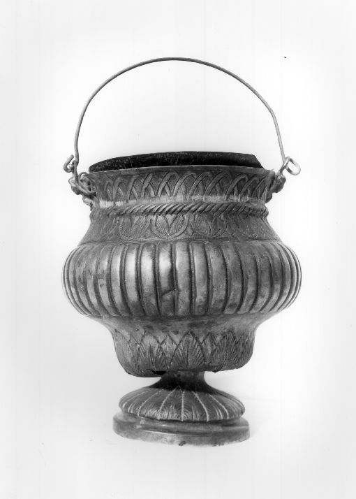 secchiello per l'acqua benedetta - bottega Italia meridionale (inizio sec. XVII)