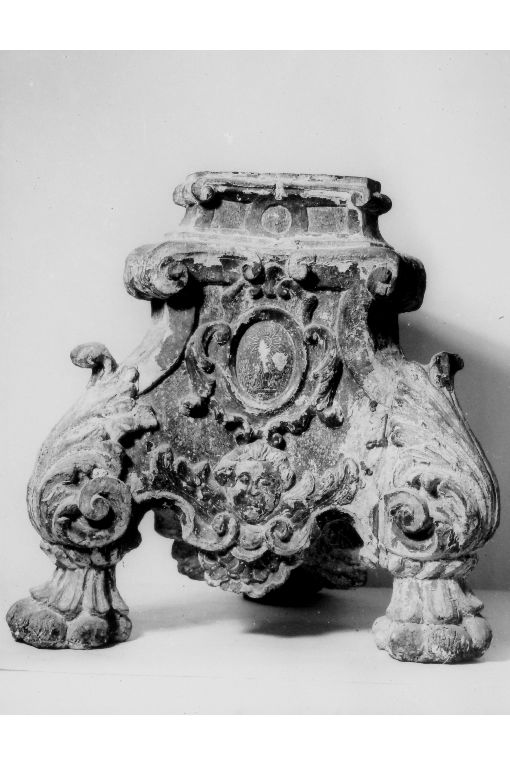 base, coppia - ambito Italia meridionale (fine sec. XVI)