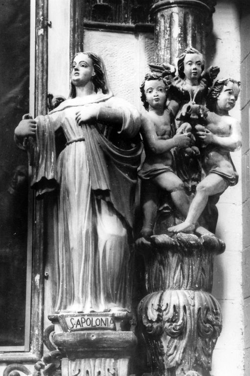 Sant'Apollonia (statua) di Saraceno Costantino (attribuito), Saraceno Giovanni (attribuito) (sec. XVIII)