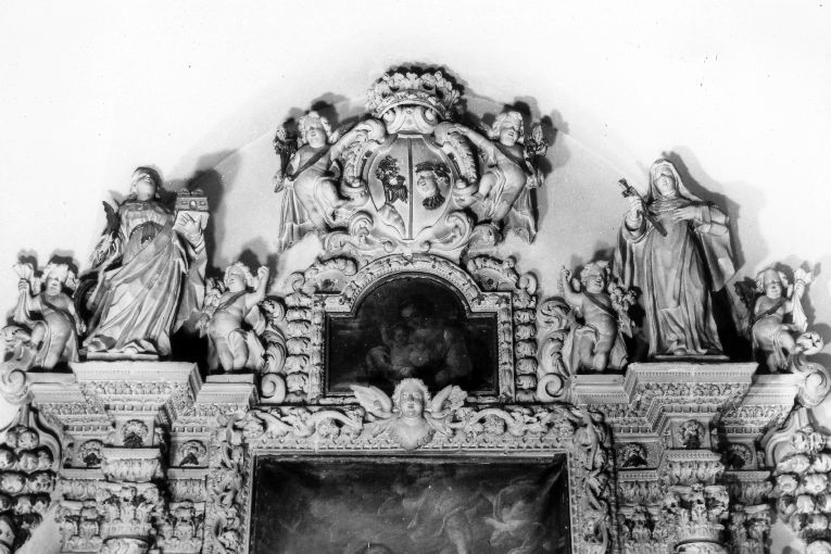 Stemma della famiglia Esperti, stemma gentilizio (rilievo) di Cino Giuseppe (attribuito) (sec. XVIII)