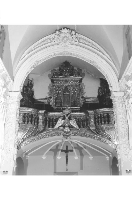 angeli con emblema religioso dell'Ordine di Sant'Agostino (decorazione plastica) - bottega pugliese (primo quarto sec. XVIII)