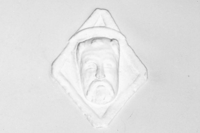 Volto di Santo (Sant'Agostino ?) (rilievo) - bottega pugliese (seconda metà sec. XVII)