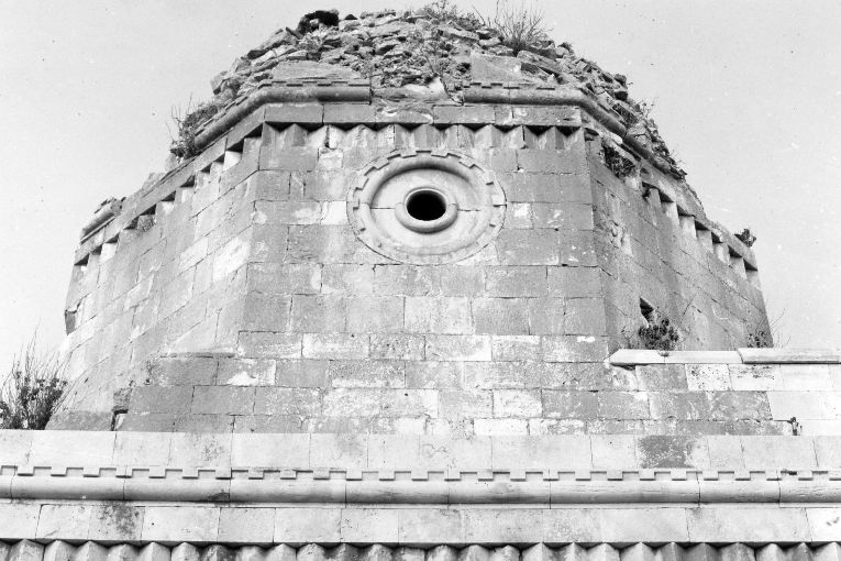 oculo, opera isolata - ambito pugliese (sec. XII)