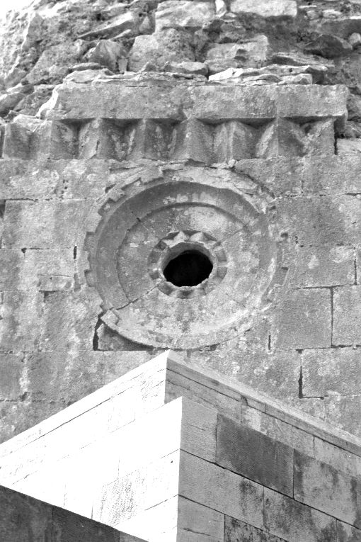 oculo, opera isolata - ambito pugliese (sec. XII)