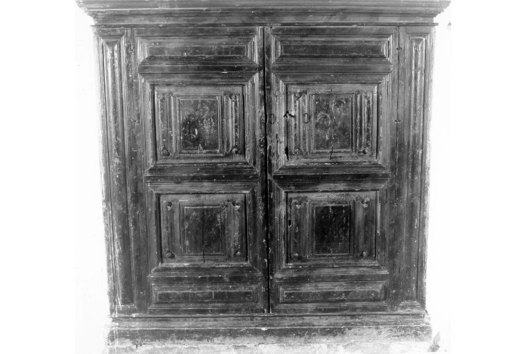 armadio - a muro, opera isolata - bottega pugliese (metà sec. XVII)