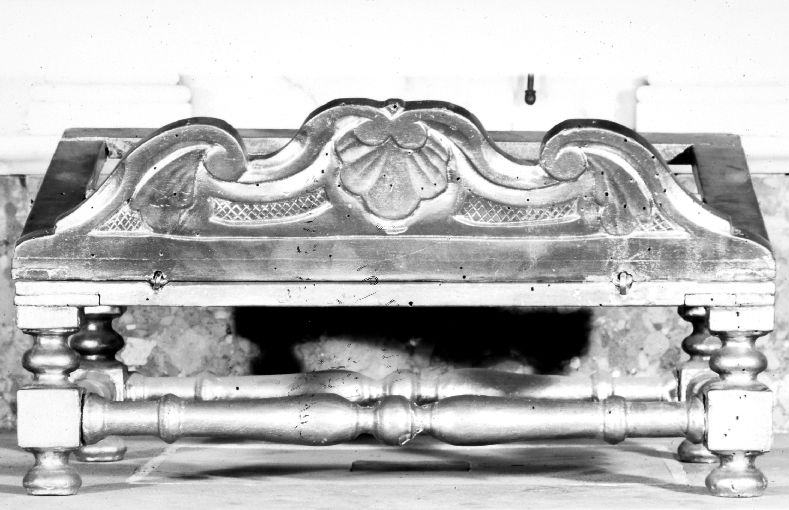 leggio d'altare - manifattura pugliese (seconda metà sec. XVIII)